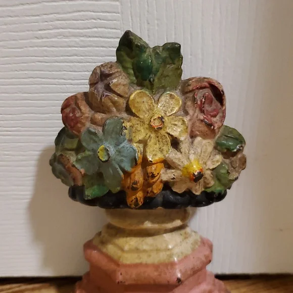 Vintage Cast Iron Flowers in Urn Doorstop - Picture 2 of 9